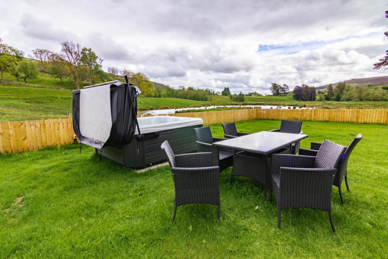 Dalnaglar Castle Estate Villa Glenshee Екстериор снимка