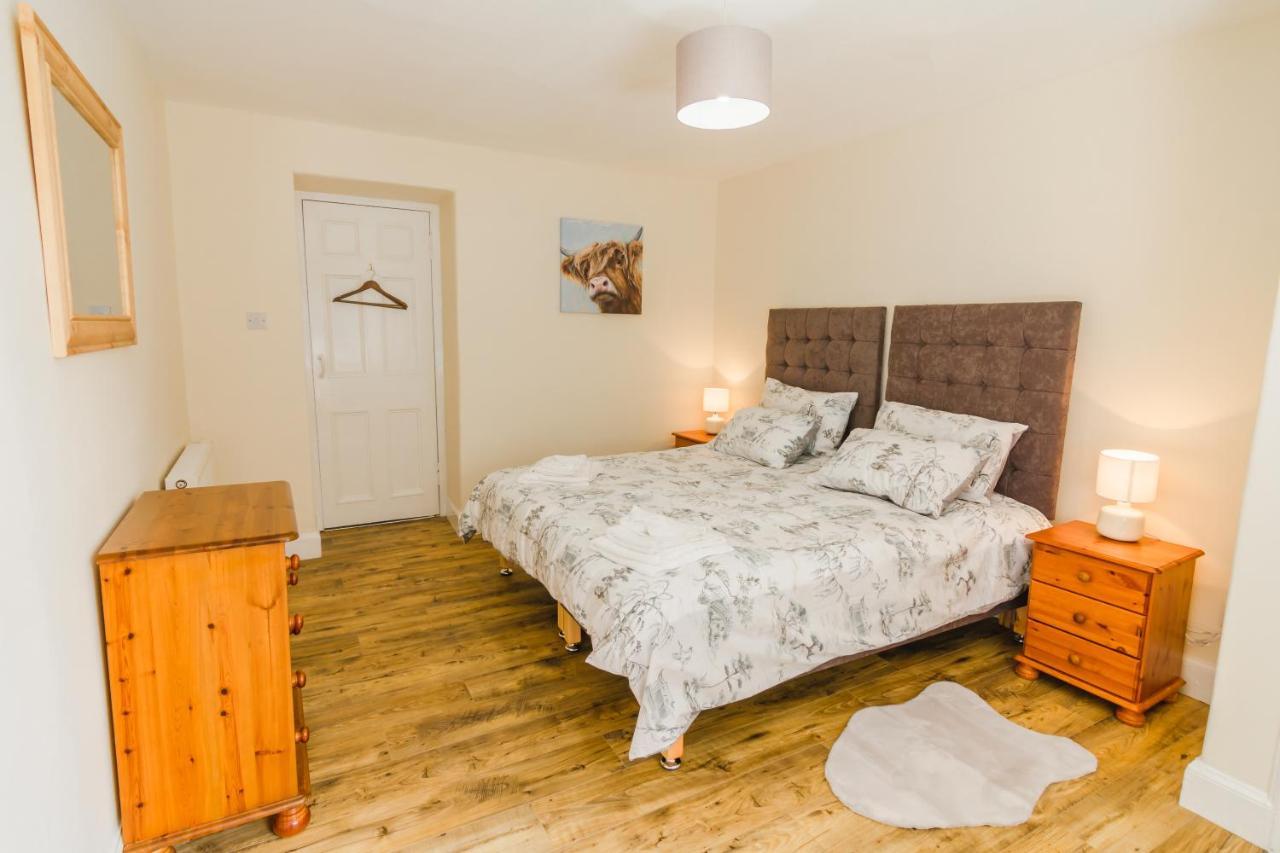 Dalnaglar Castle Estate Villa Glenshee Екстериор снимка
