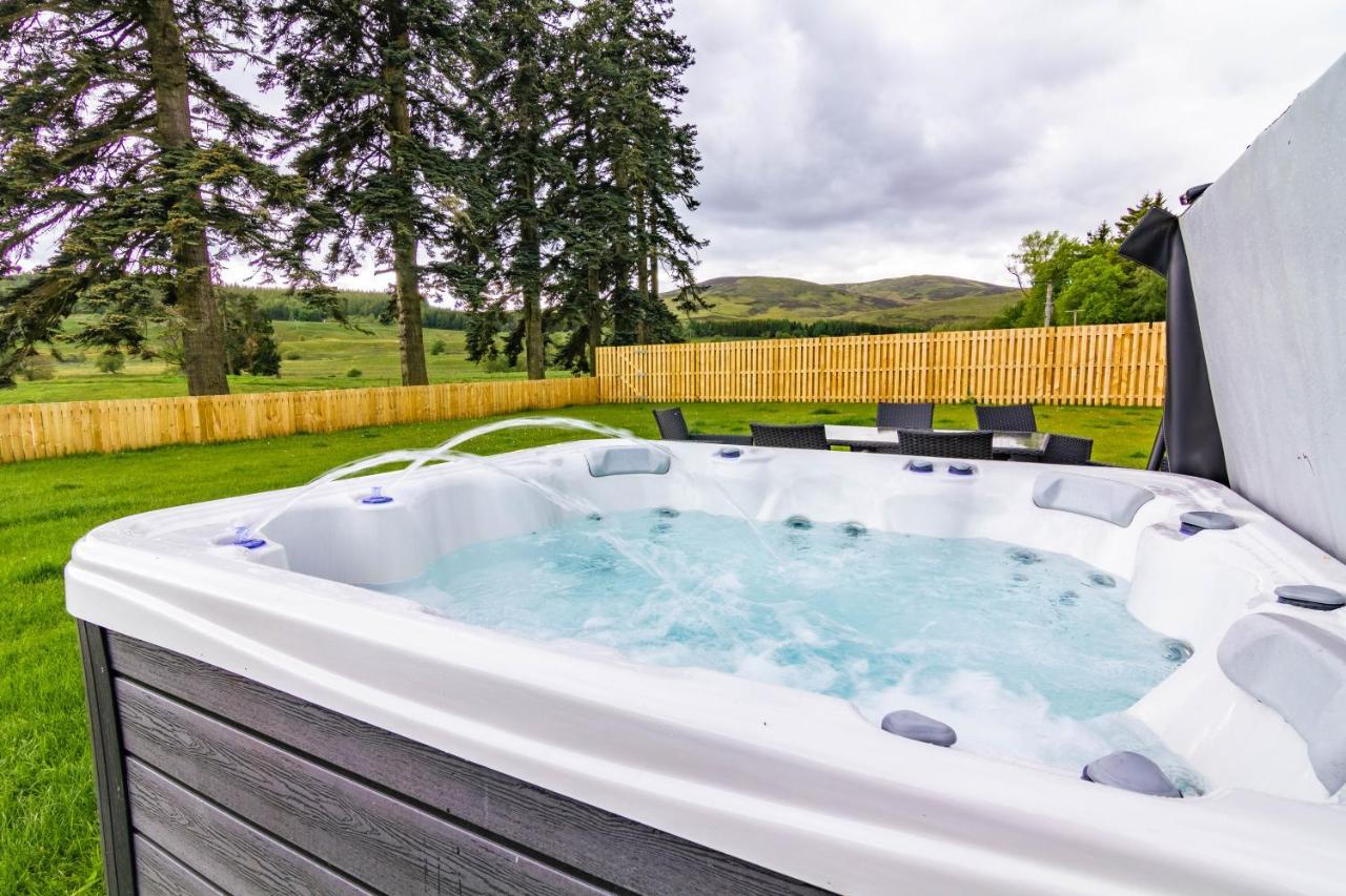 Dalnaglar Castle Estate Villa Glenshee Екстериор снимка